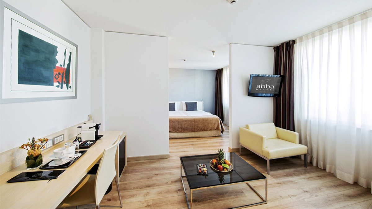Luxury design hotels in Berlin include the abba berlin hotel habitacion junior suite 