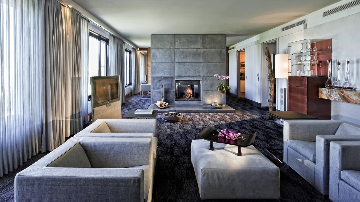 Sheraton Berlin Grand Hotel Esplanade suite with living room